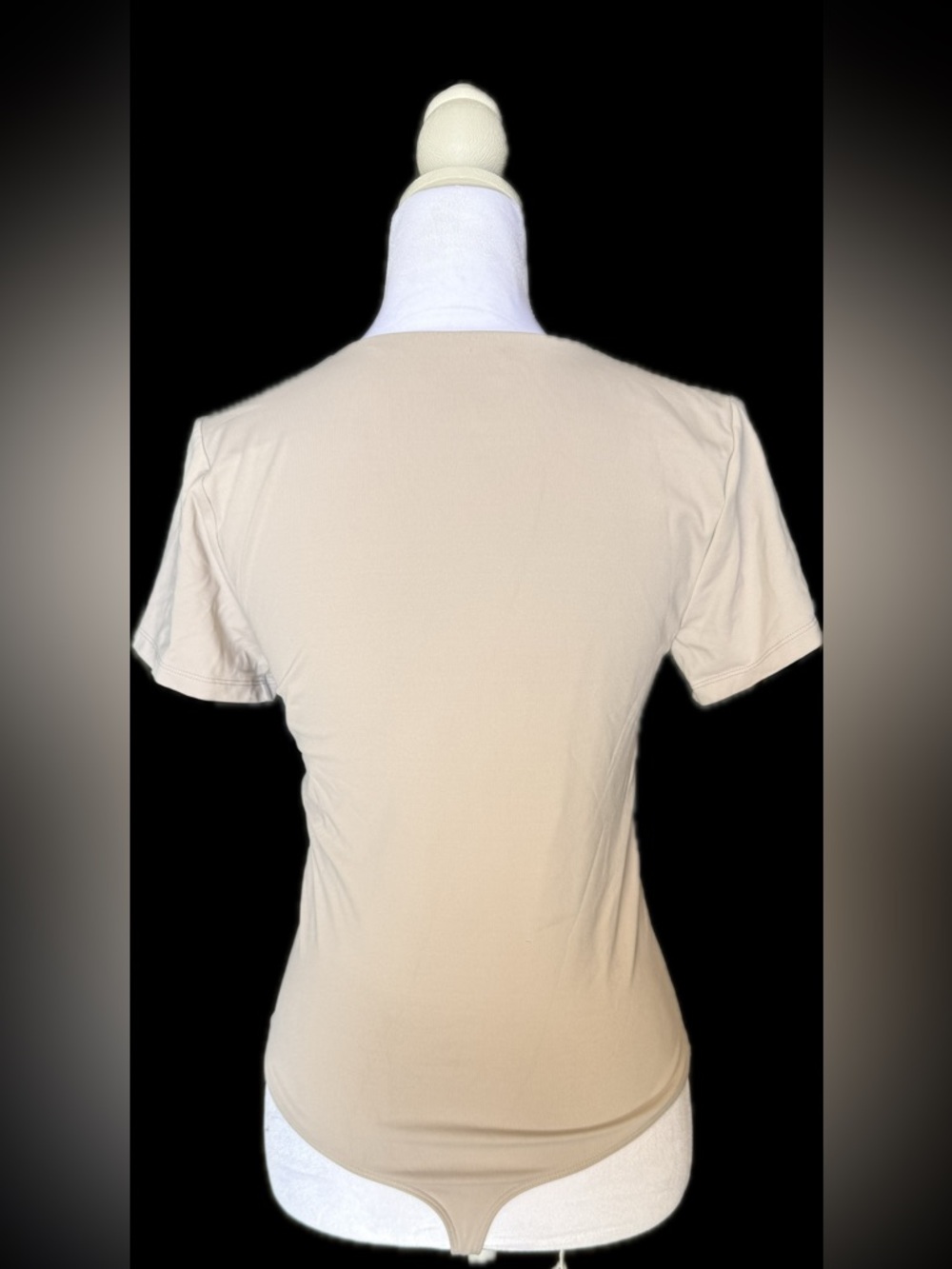 Aritzia Babaton Body Contour Bodysuit Nude Beige Short Sleeve Size L - Picture 2 of 3